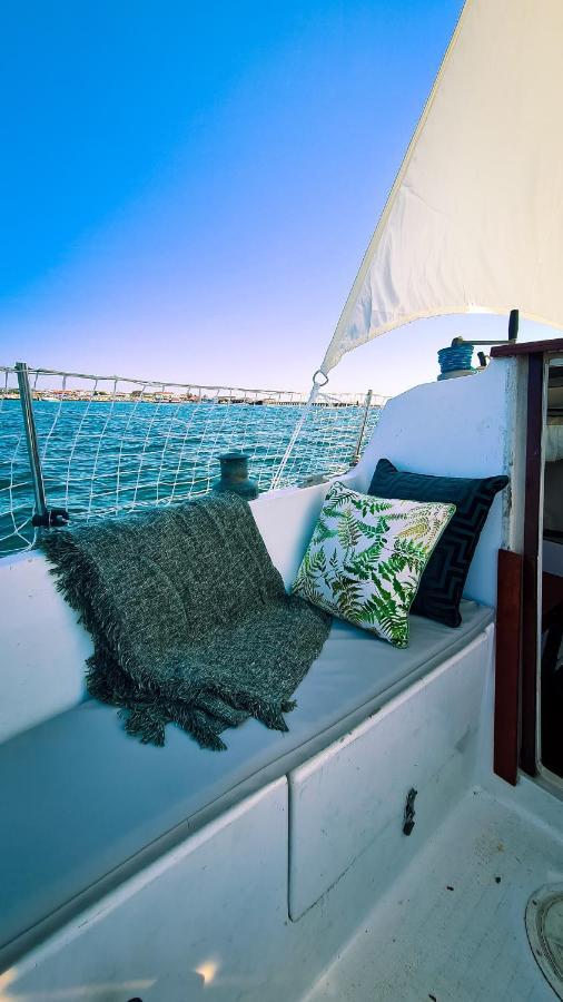 Sirius - Boat House Hotel Olhao Bagian luar foto