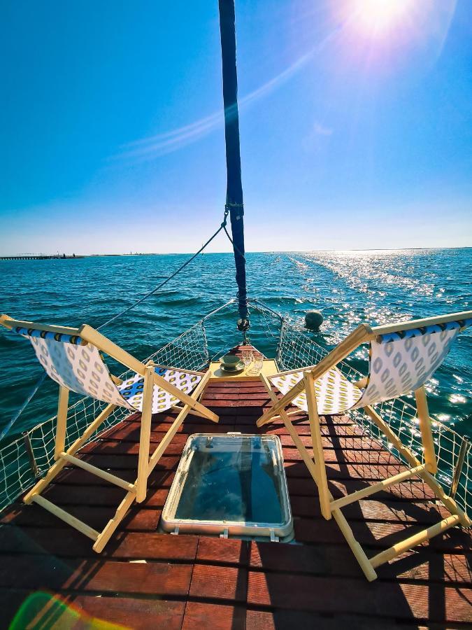 Sirius - Boat House Hotel Olhao Bagian luar foto